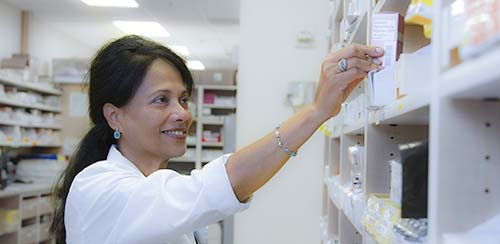 Façade de la Pharmacie de Gambetta Brunet à Yerres